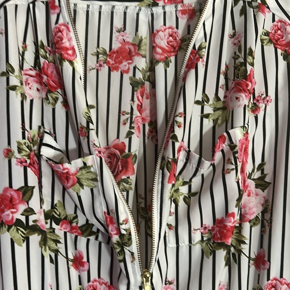 Justify White/Black Striped Floral Front Zipper Dress Size 1x - Picture 6 of 9